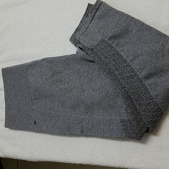 Fabletics Leggings - Picture 3 of 4